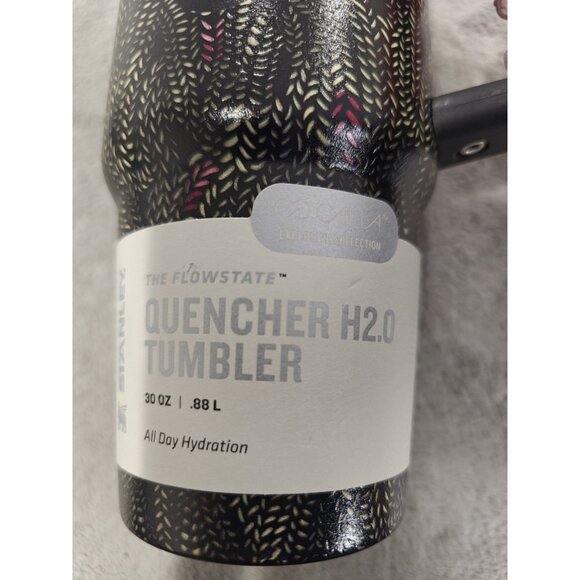 STANLEY x CALIA EXCLUSIVE 30oz/.88 L FlowState Quencher H2.0 Tumbler Blk Serpent - Picture 2 of 9